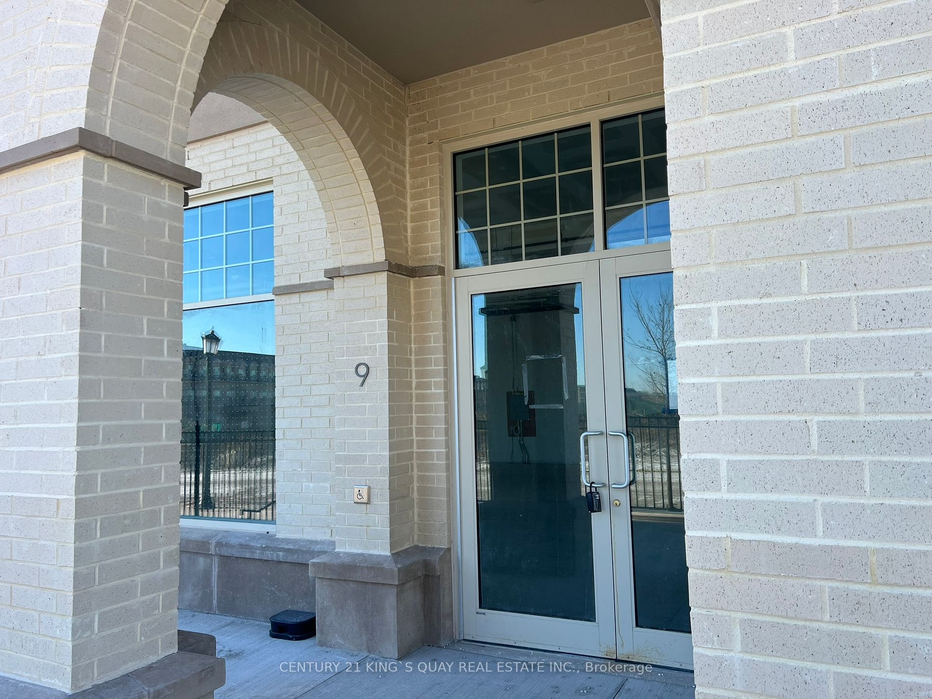  #9 - 101 Cathedral High St ; MLS ID: N11892328