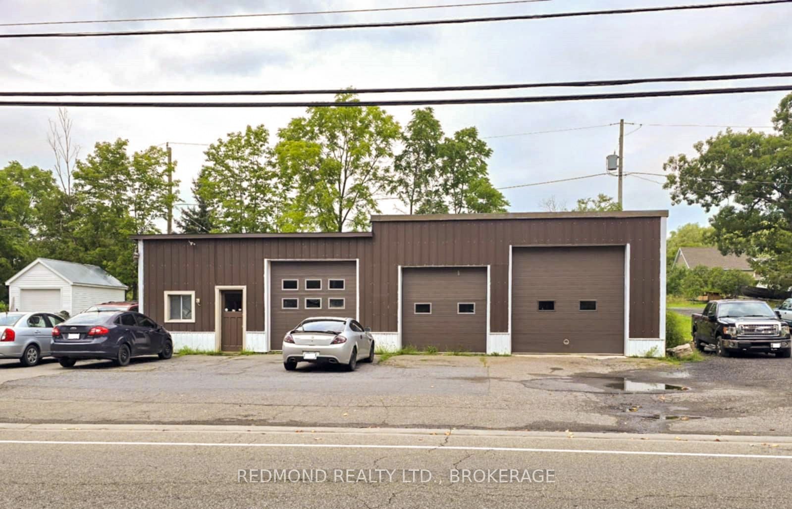 610 King St W