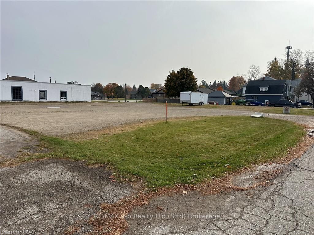 PT LOTS 55 & 56 MAPLE Dr