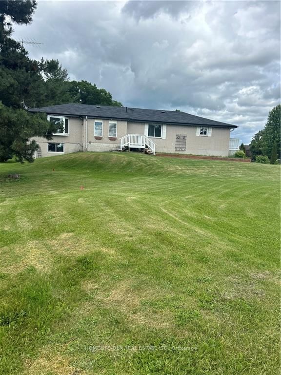 47 RIDEAU FERRY Rd