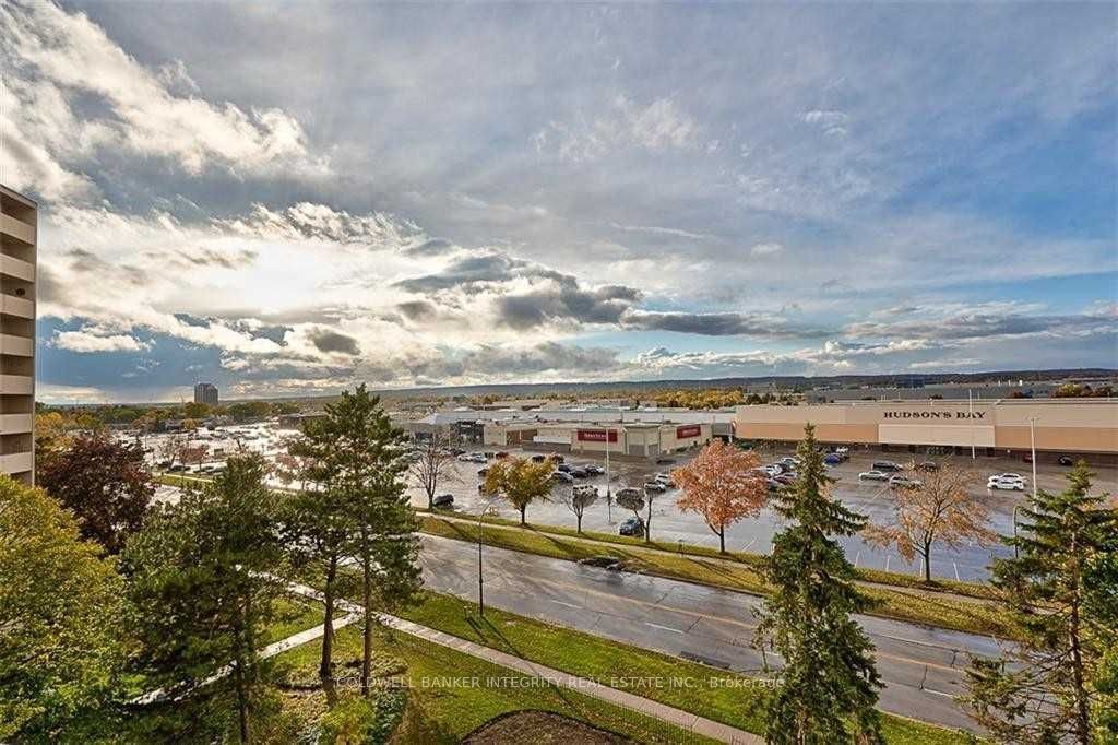 Photo of `+ vals.alt + `