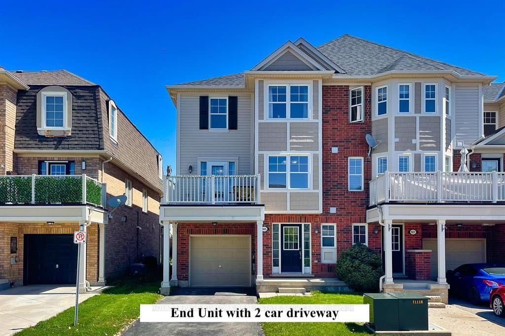 Photo of `+ vals.alt + `