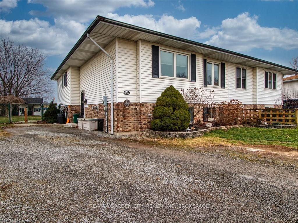 Photo of `+ vals.alt + `