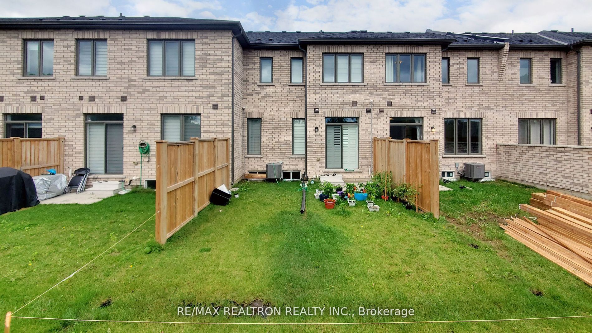 Photo of 166 Deerpath Dr