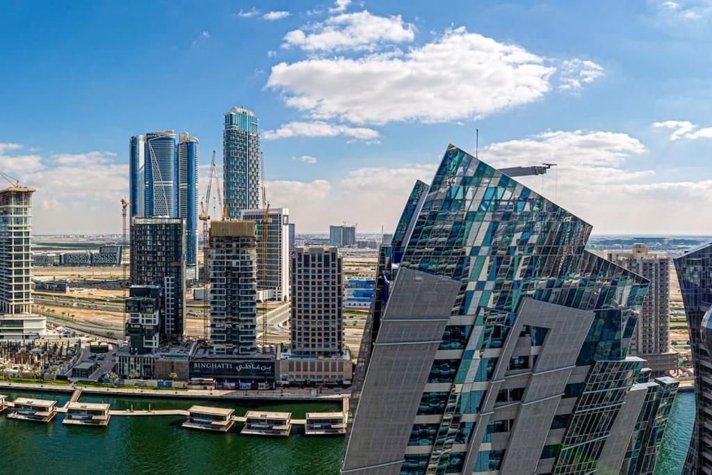 57PM+Q5H - Business Bay - Dubai - United Arab Emirates ; MLS ID: 601